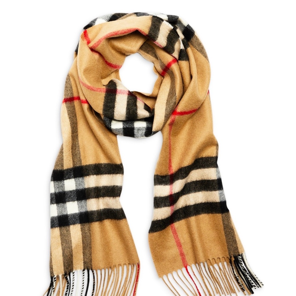 Stay warm in sophisticated style with Burberry's luxe cashmere scarf, brand new - Picture 2 of 5